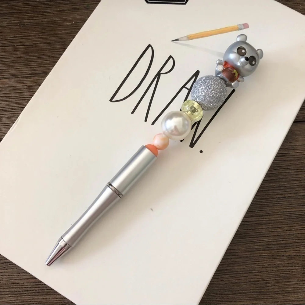 Disney Doorables: Winnie the Pooh: 100 years Pooh handmade beaded pen